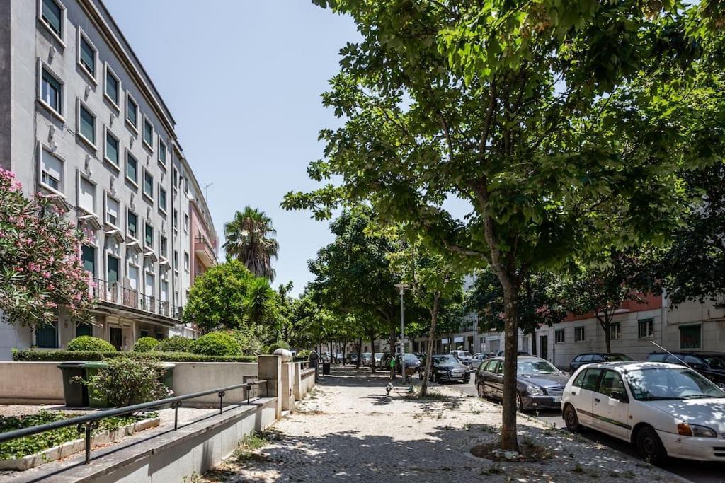 Spacious Tailor Made Flat In Areeiro Appartement