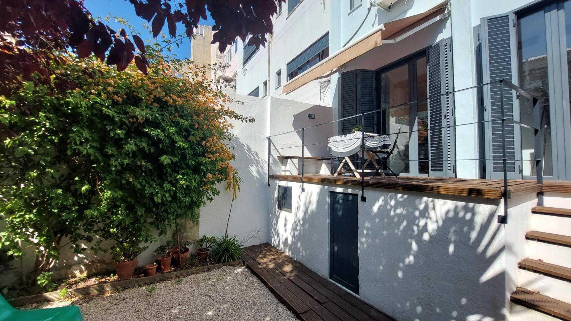 With Private Garden - Location Appartement *