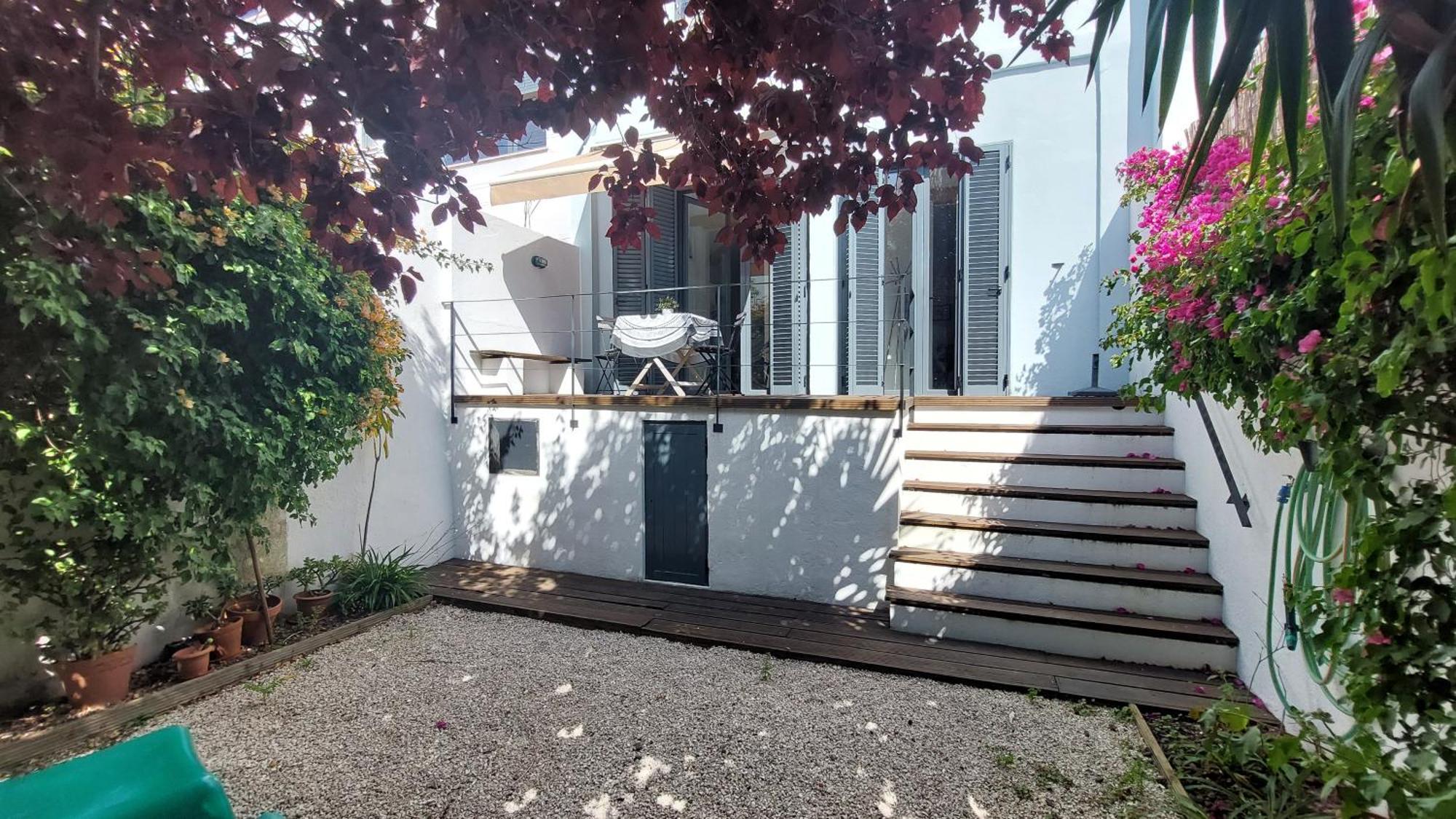 Appartement With Private Garden - Location *
