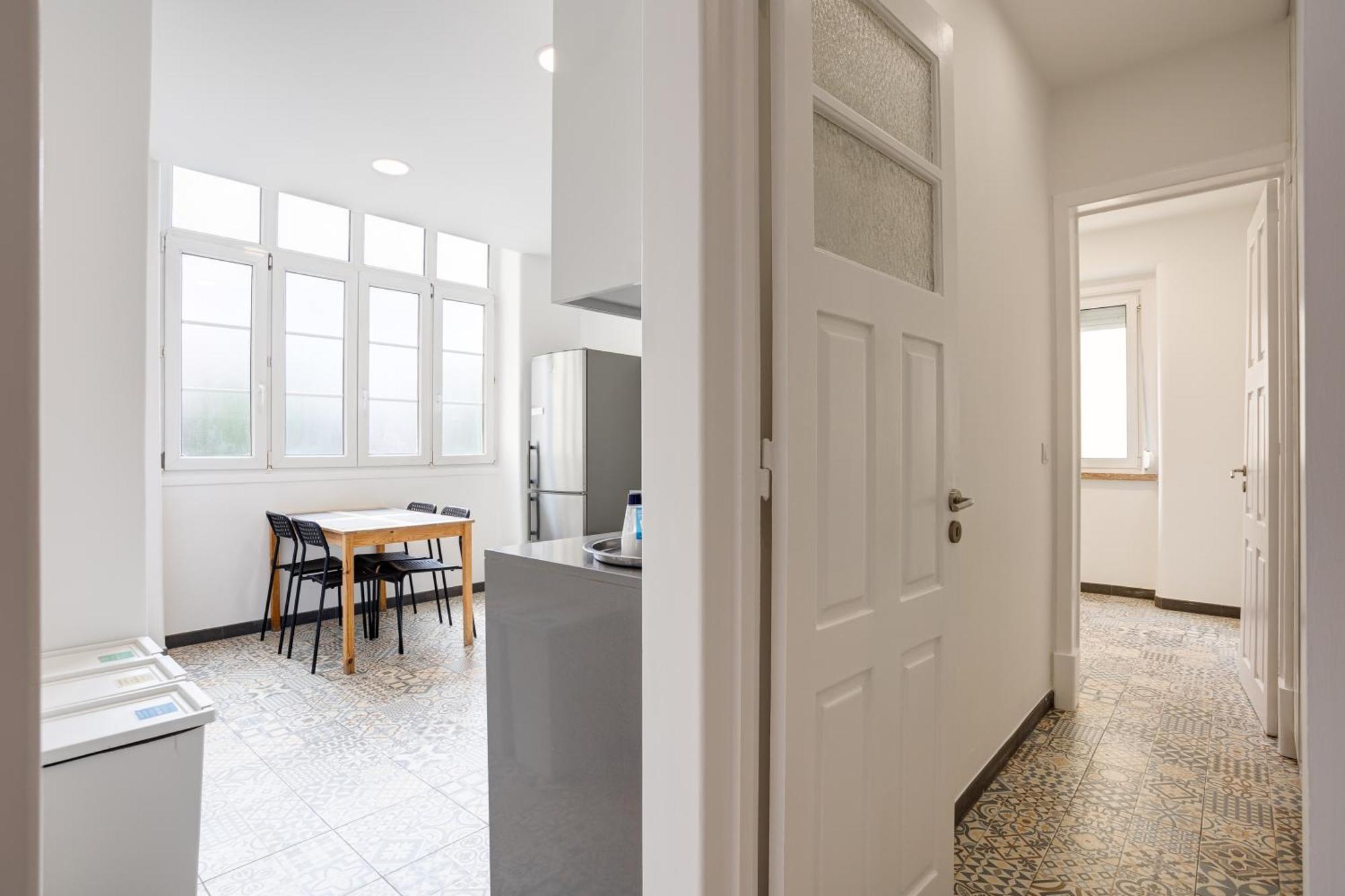 Home Out Rooms & Apartments