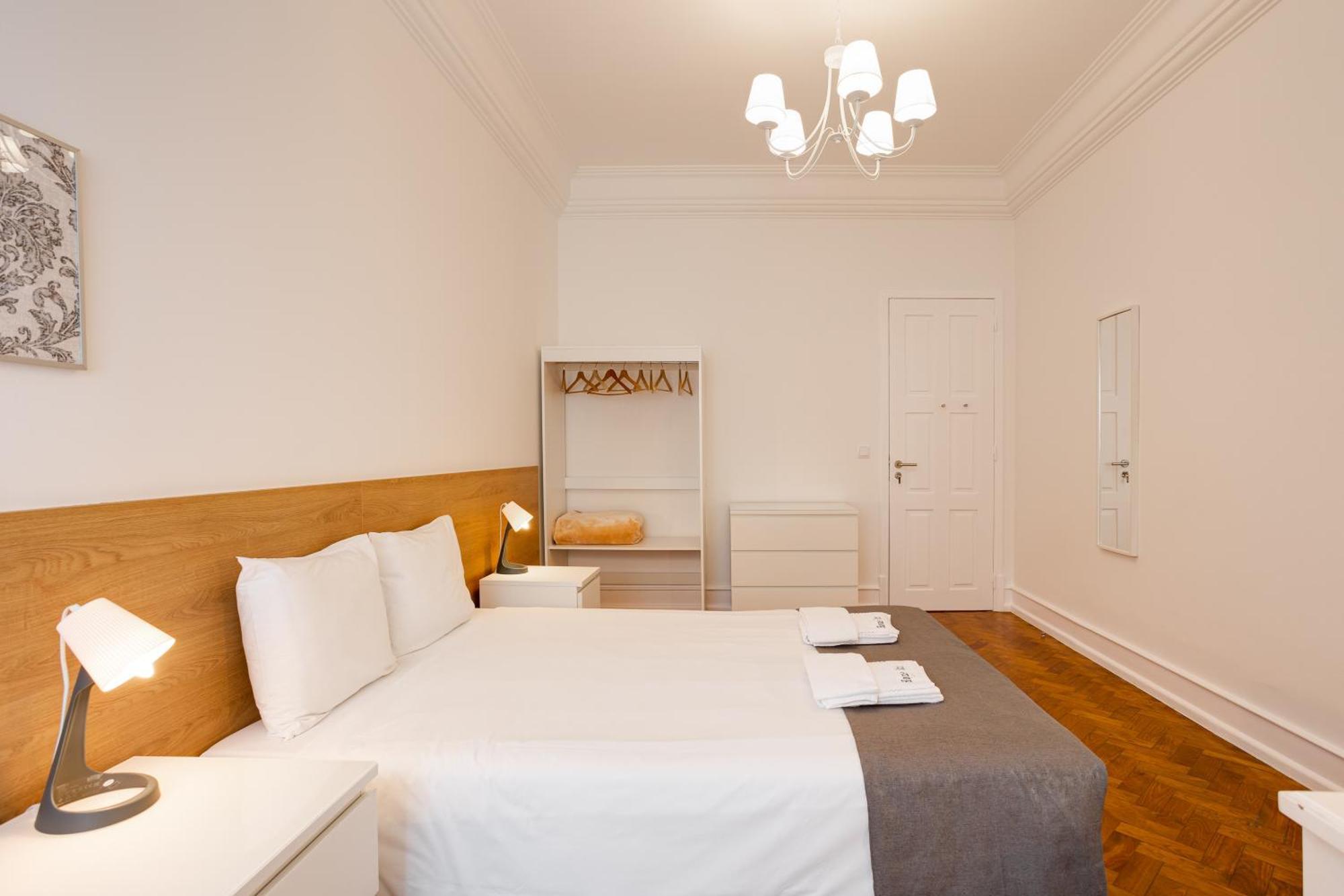 Apartment Home Out Rooms & Apartments *