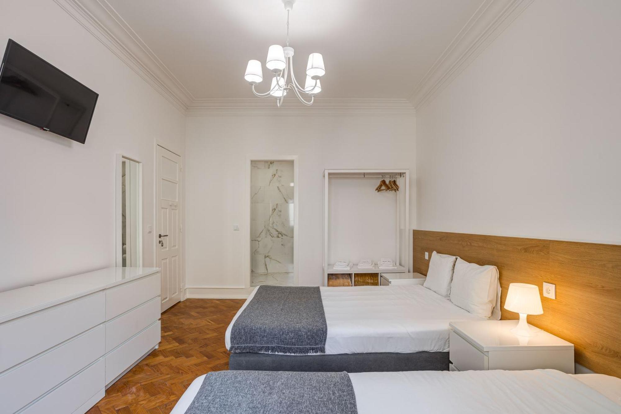 Home Out Rooms & Apartments