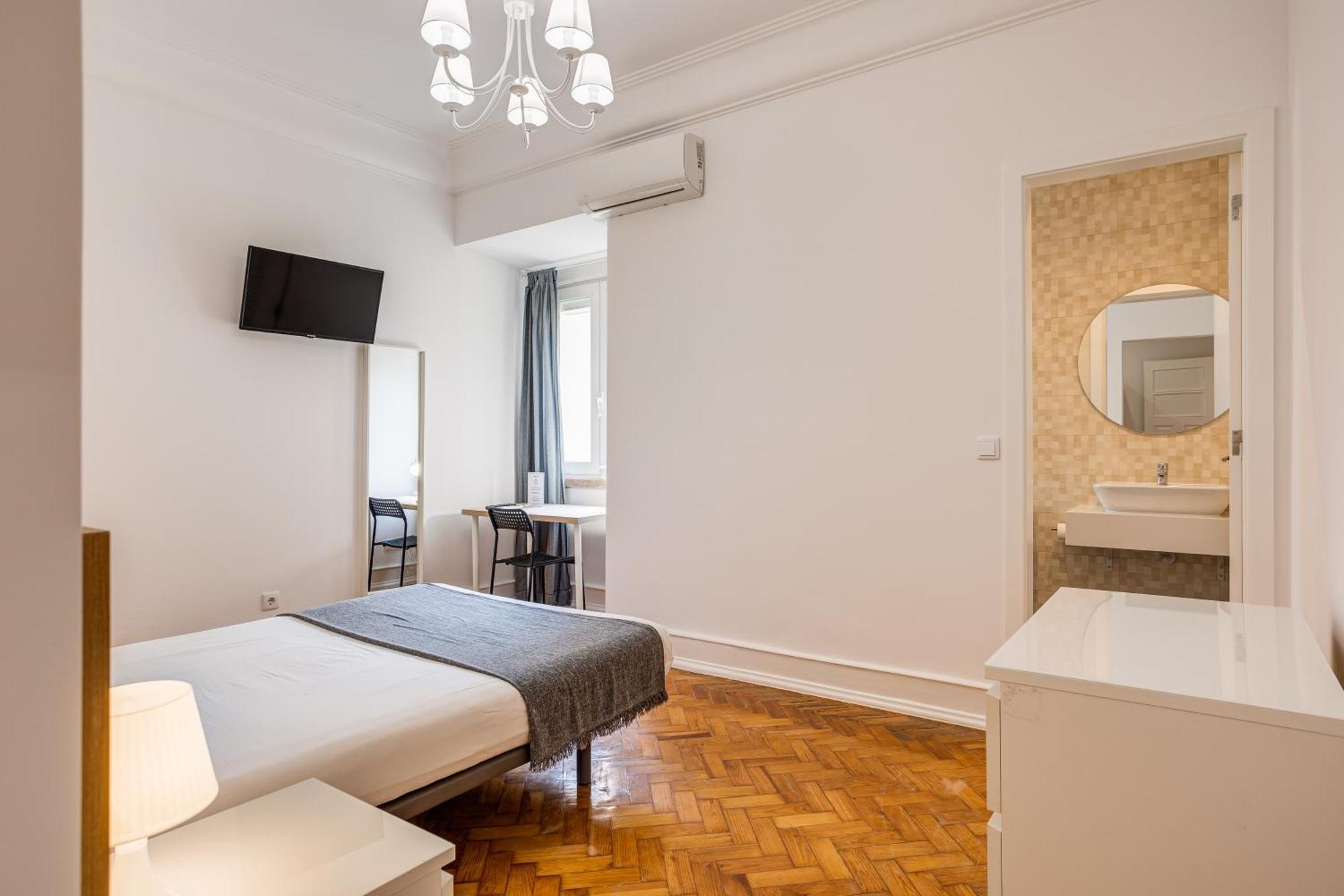 Apartment Home Out Rooms & Apartments *