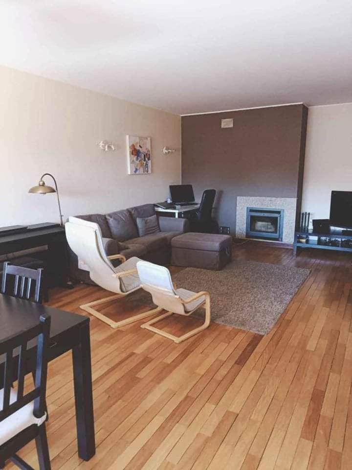 Apartamento 2 Bedroom Close To Airport With Pool & Gym Lisboa