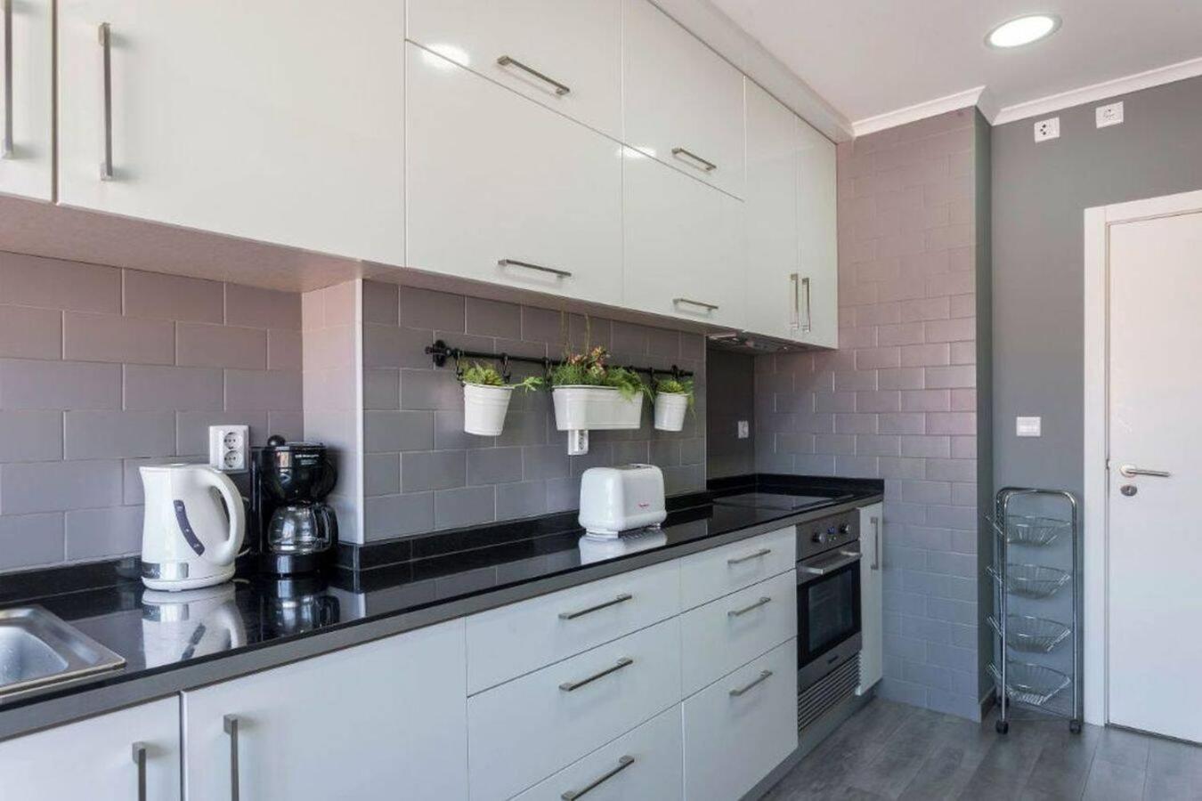 Apartment Be Local - With 2 Bedrooms In Moscavide - Lissabon