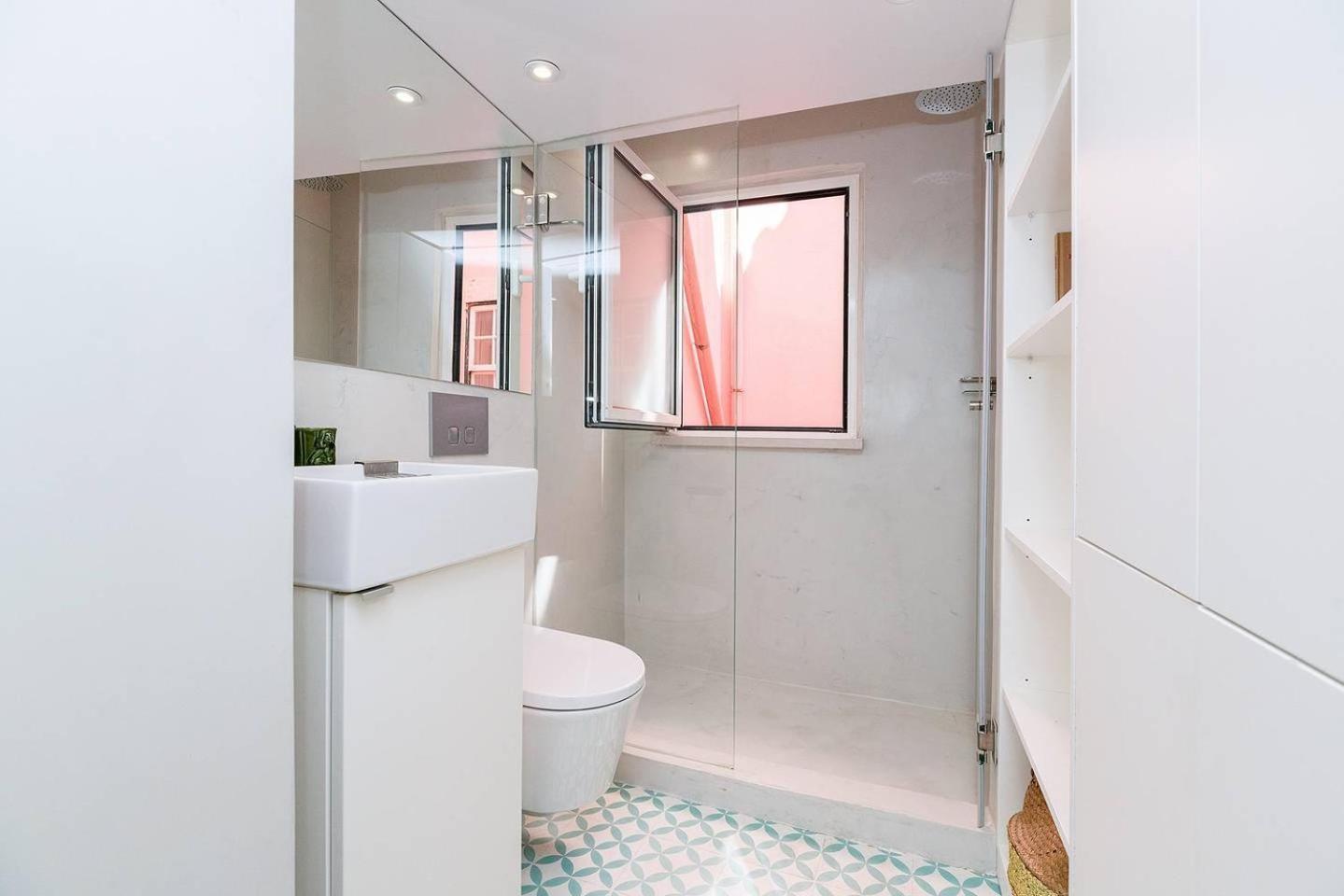 Cosy 2 Bed Flat With Terrace Near Av Liberdade Lisboa