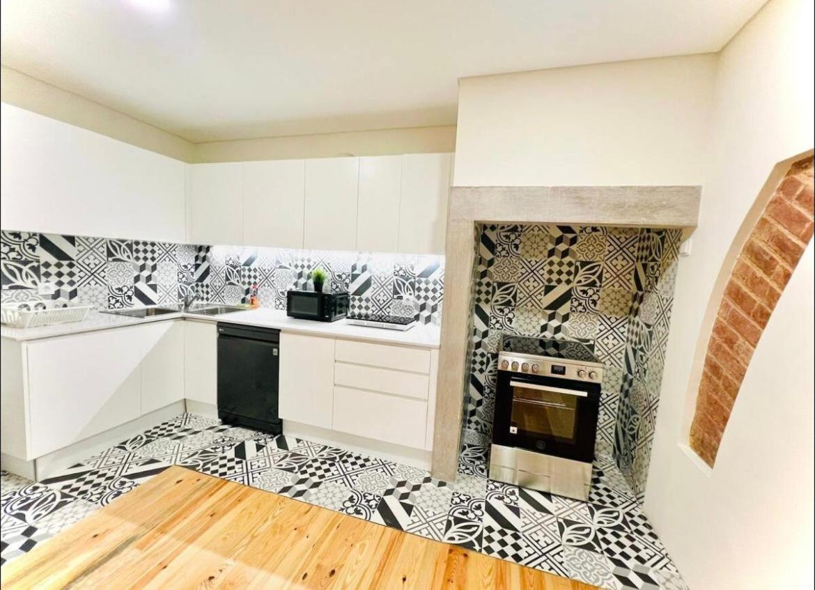 Center 3 Bedroom Flat Next To Avenida Liberdade * Lissabon