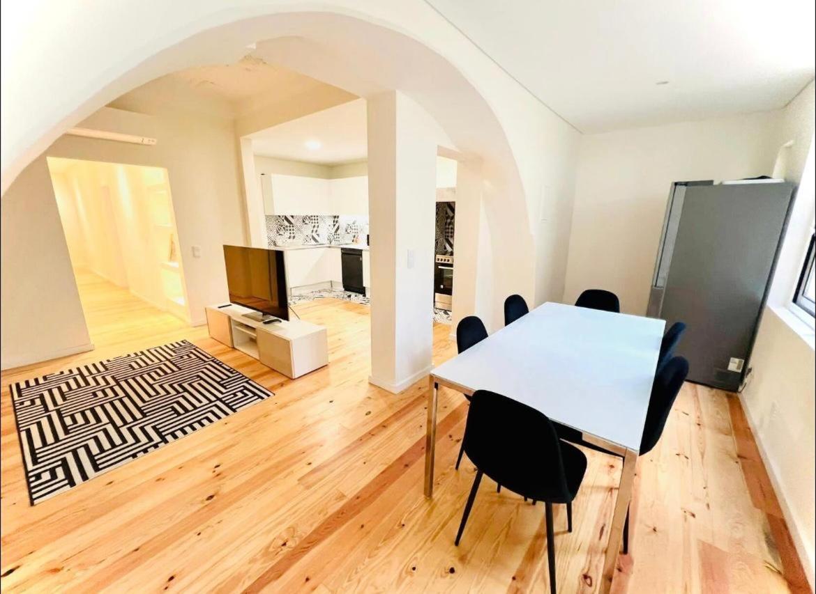 Center 3 Bedroom Flat Next To Avenida Liberdade Appartement *