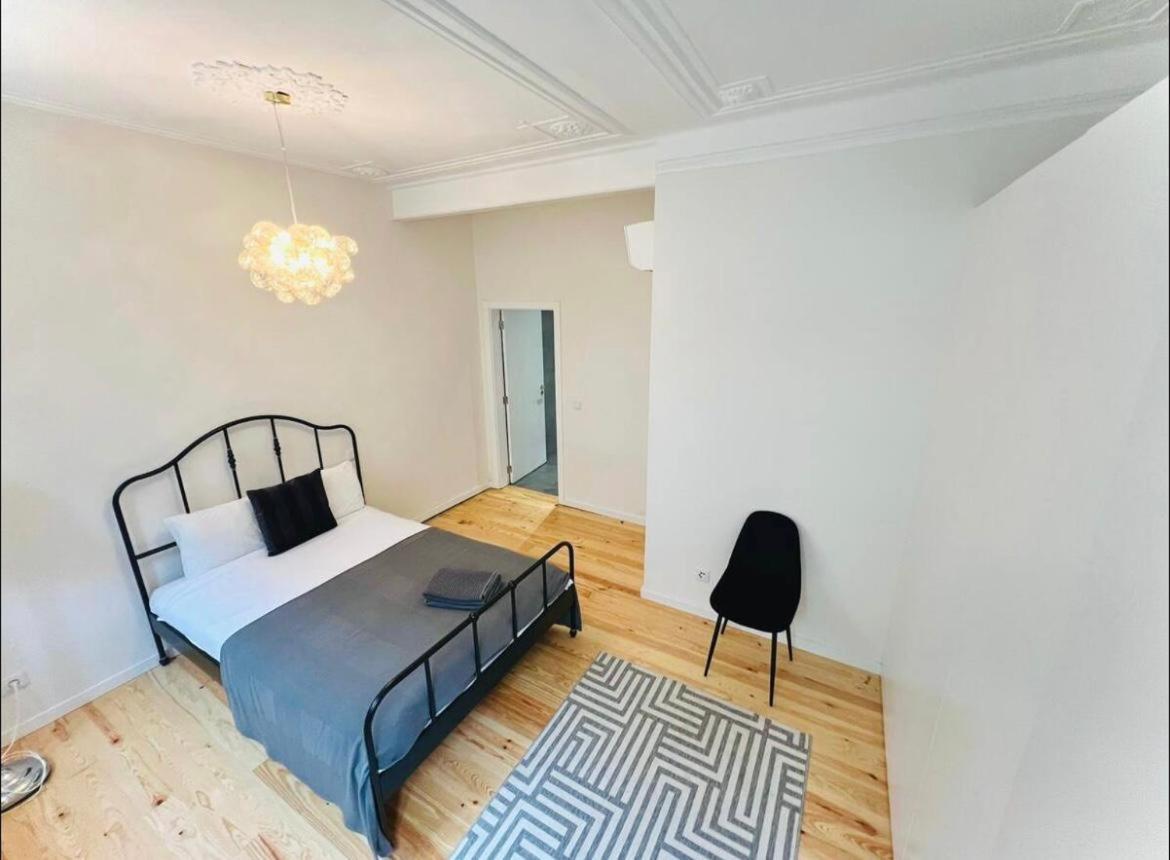 Center 3 Bedroom Flat Next To Avenida Liberdade Appartement *