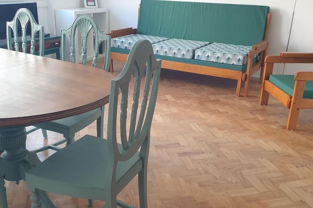 5min Walk To Subway & 10min Drive To Airport Appartement *