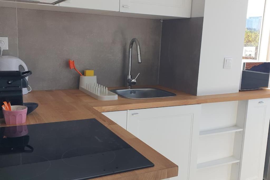 Appartement 5min Walk To Subway & 10min Drive To Airport Lissabon