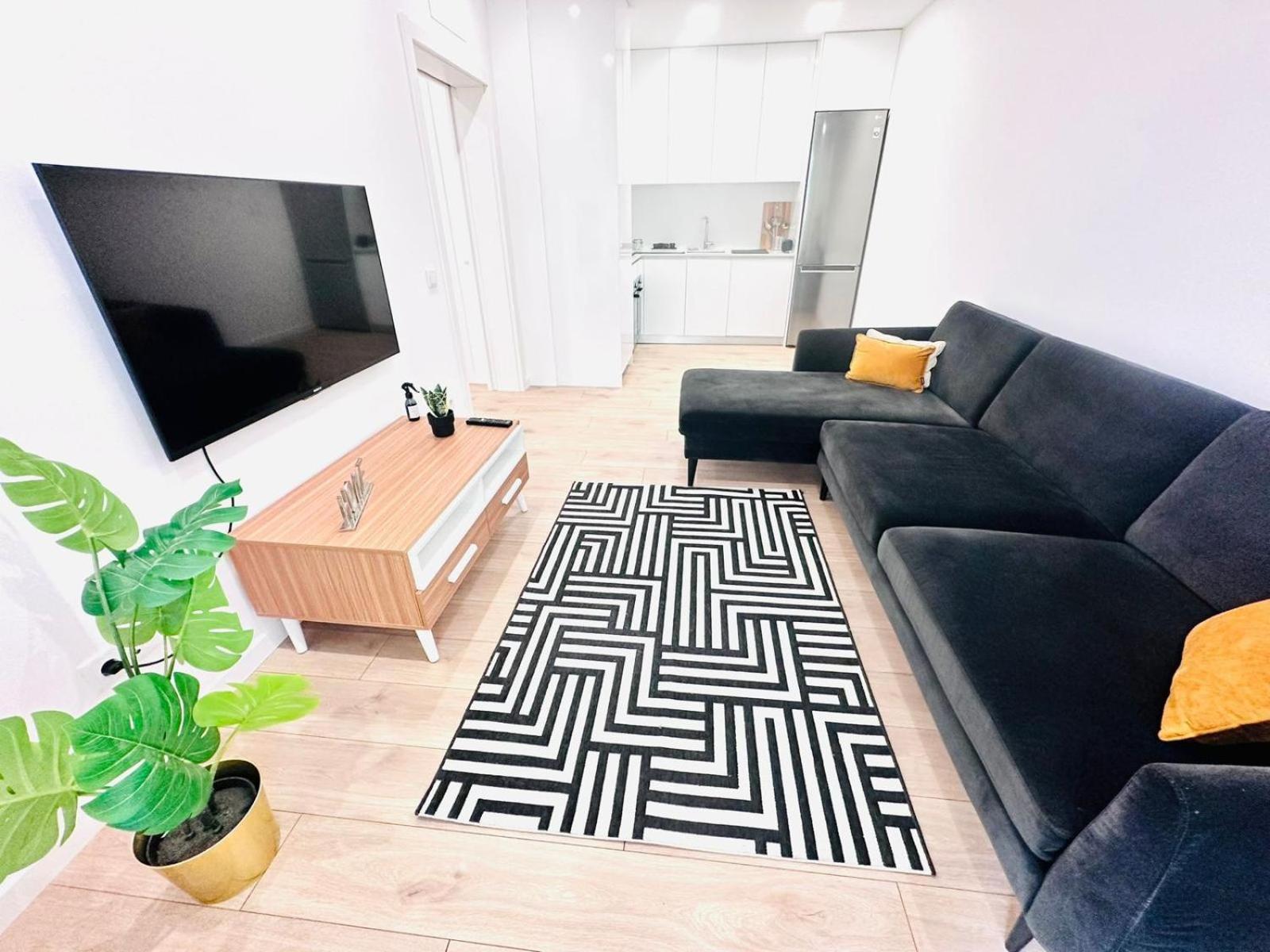 Appartement Center 3 Bedroom Flat Next To Avenida Almirante Reis