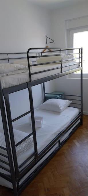5min Walk To Subway & 10min Drive To Airport Appartement Lissabon