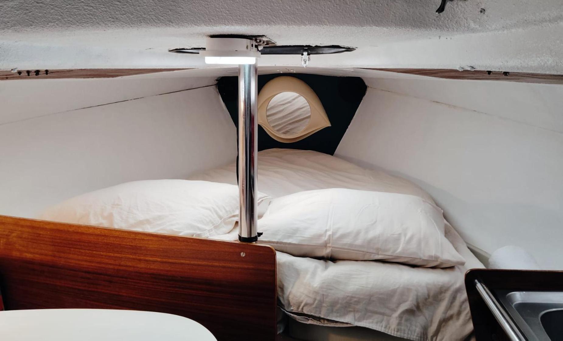 Bateau-hôtel 70's Tiny Boat Lisboa