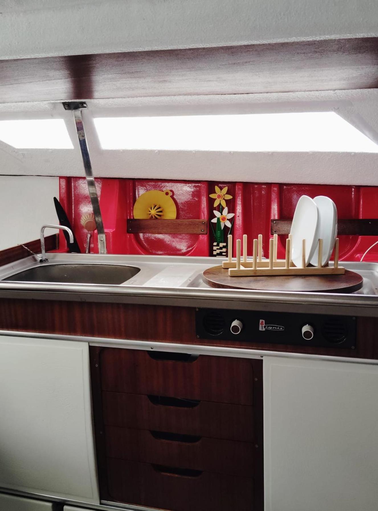 70's Tiny Boat Bateau-hôtel *