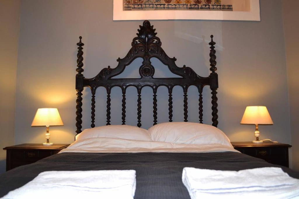 Space And Tradition In Appartement Lisboa
