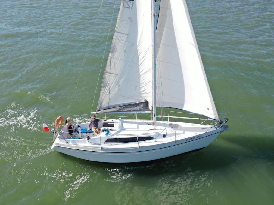 Botel Vintage Sailboat Experience Lisbon