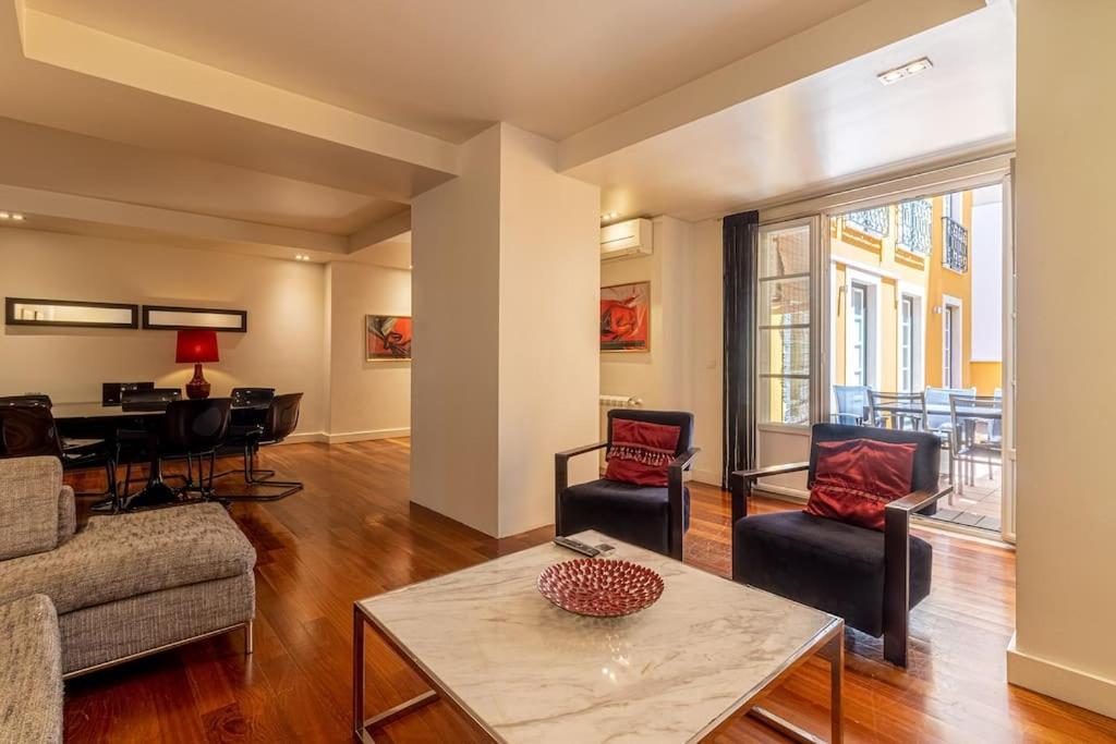Chiado Deluxe Terrace 3 Bedroom Apartamento *