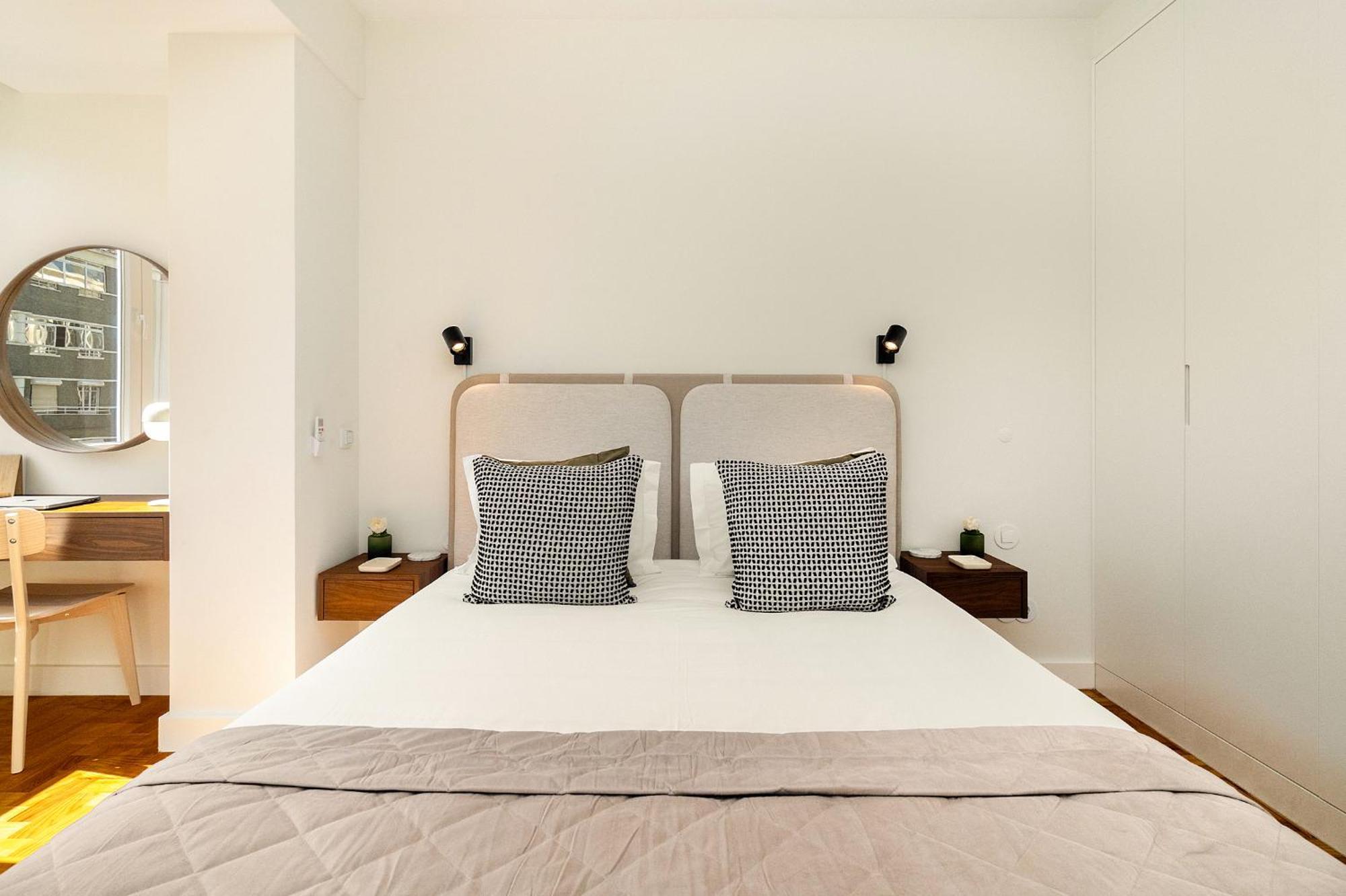 Whome Modern & Elegant In