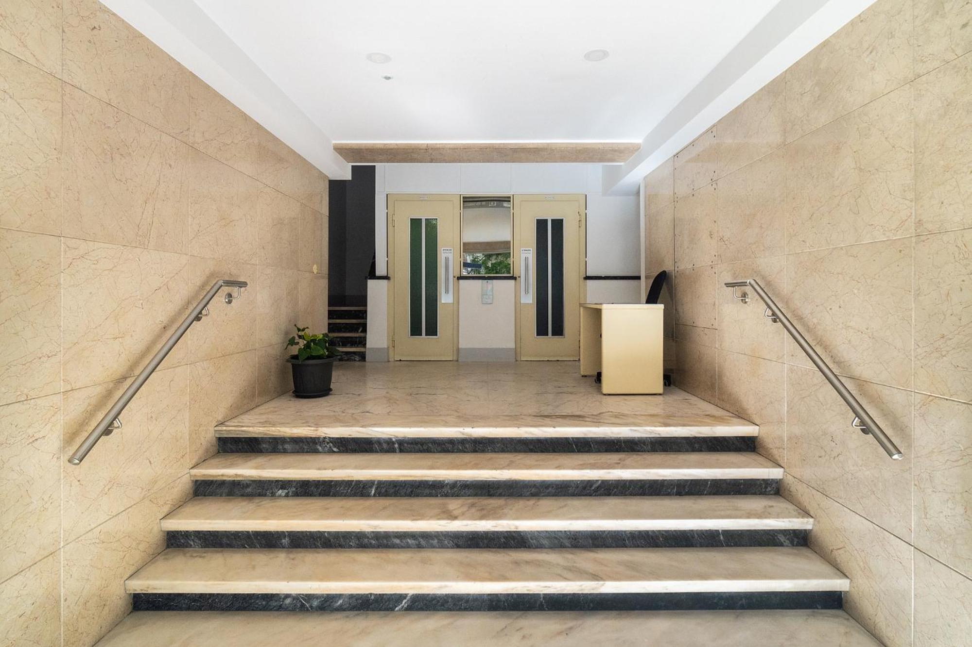 Whome Modern & Elegant In
