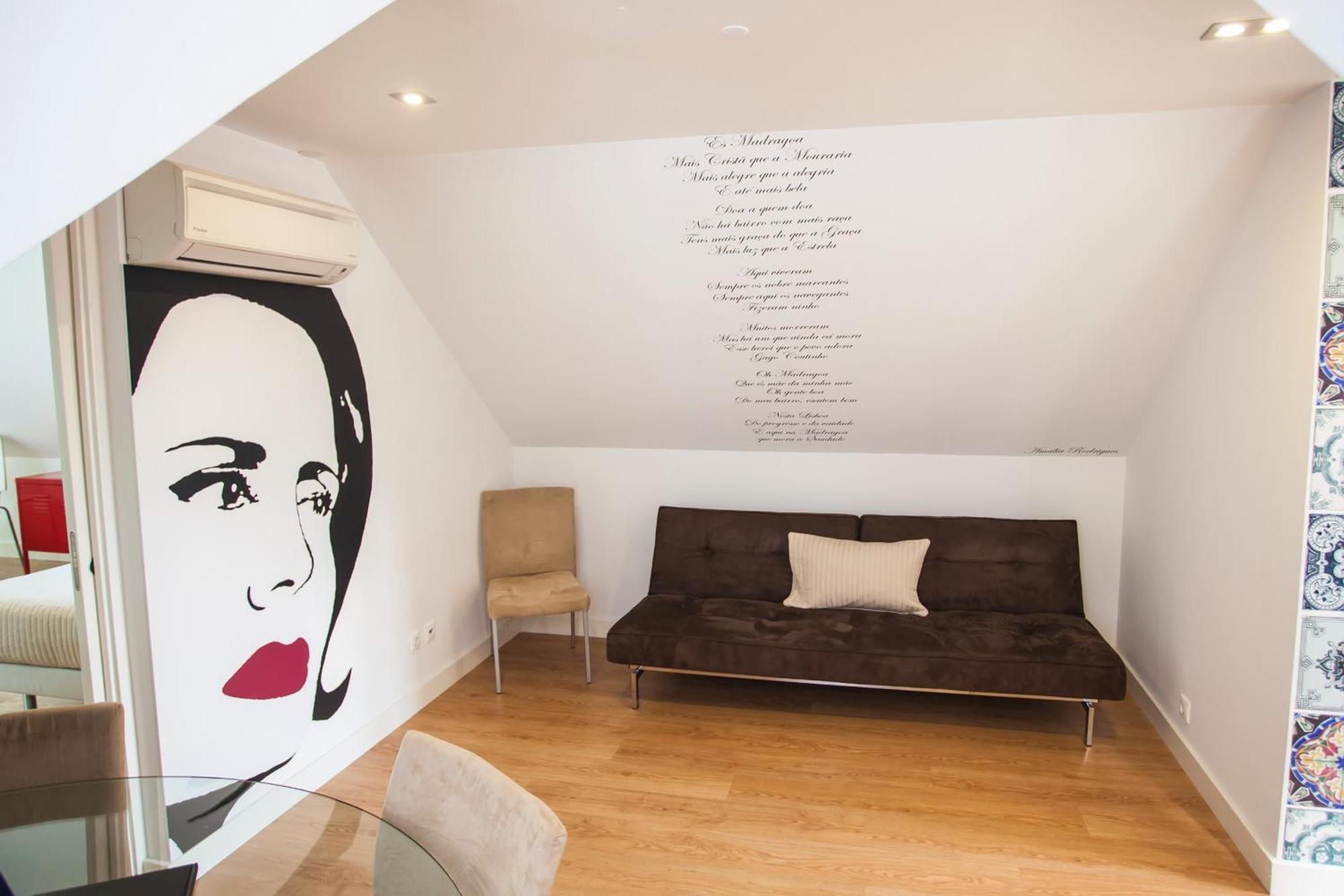 Apartment Amalia In Santos Lisbon
