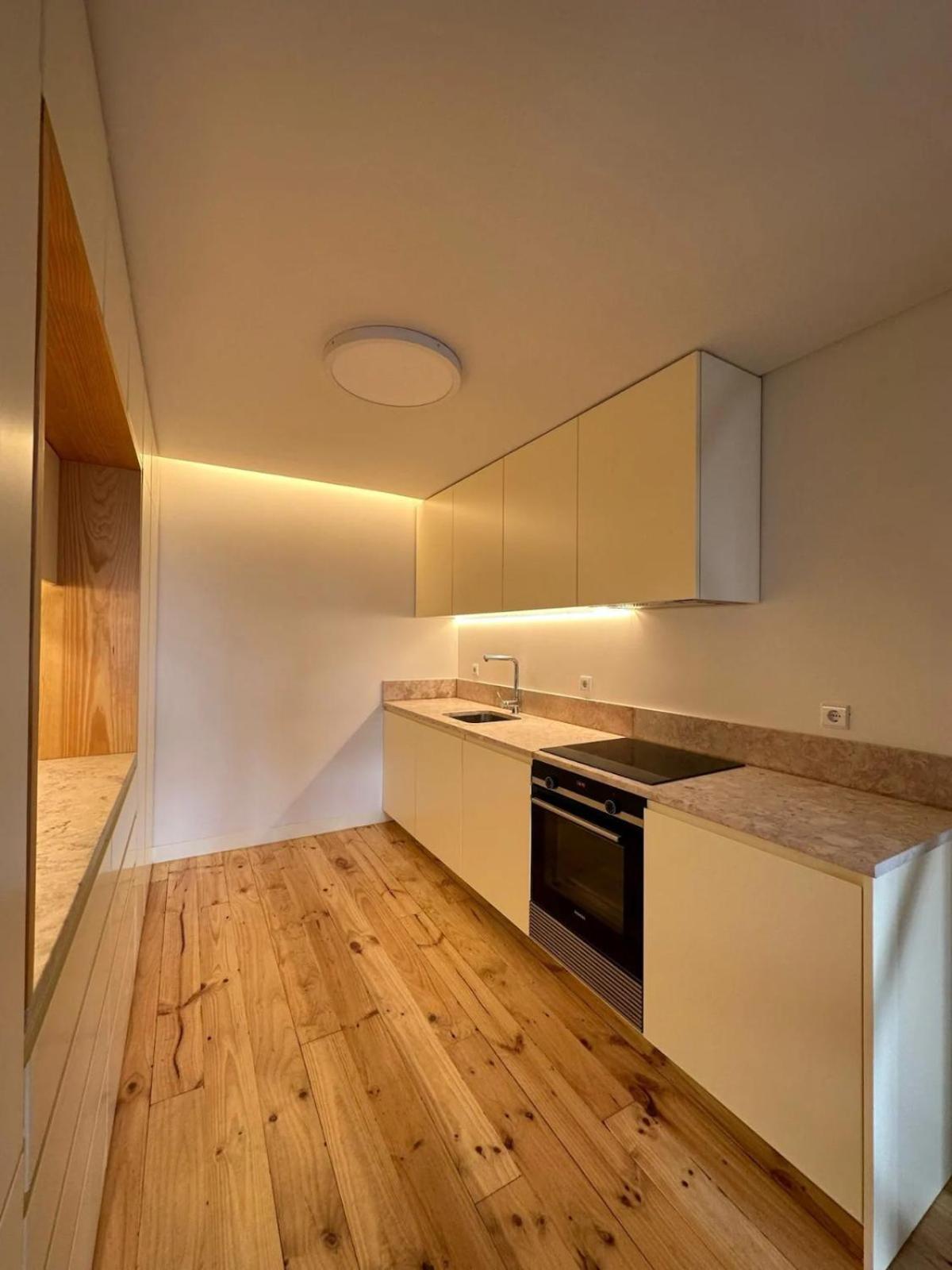Homestay Private In Baixa With Balcony *