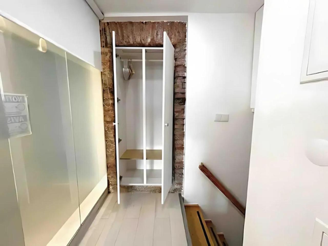 Stunning River View In Historic Alfama Apartment