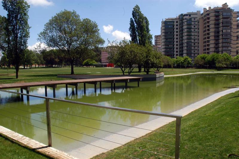 Appartement 5min Walk To Subway & 10min Drive To Airport Lissabon