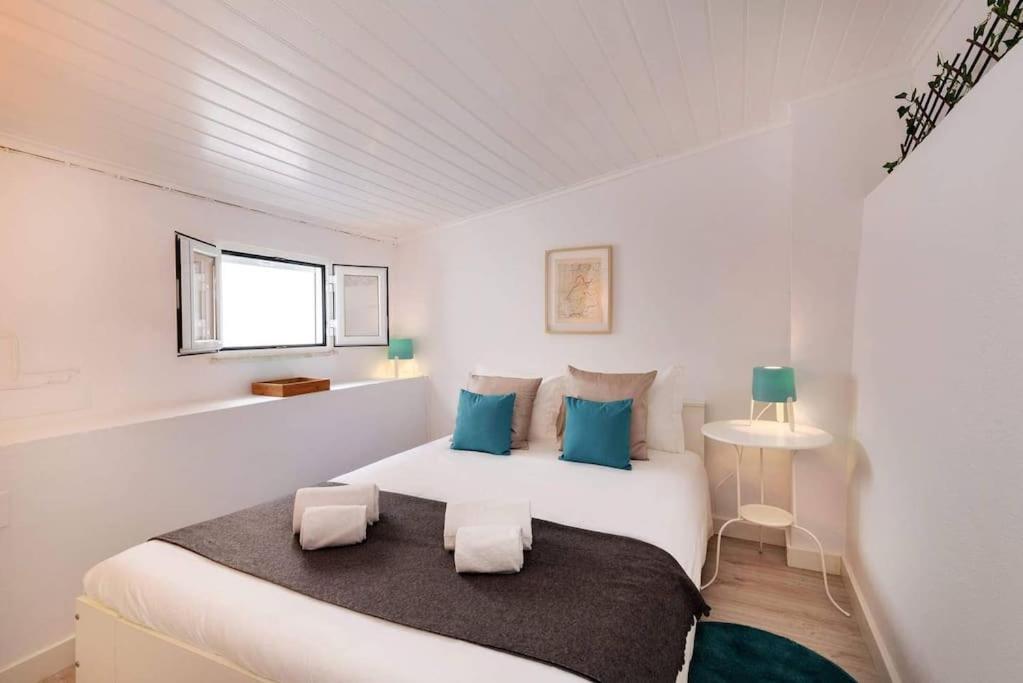 Duplex Lx Factory 2 Bedroom - Patio - Free Parking Lisboa
