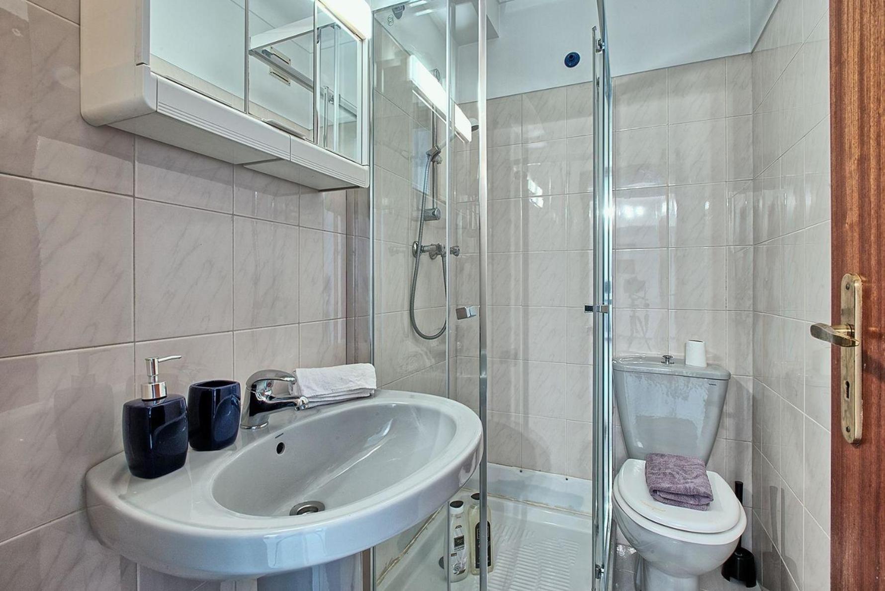Studio Fuer 7 Personen Und 1 Kind In Moscavide, Regio De Costa De Lisboa