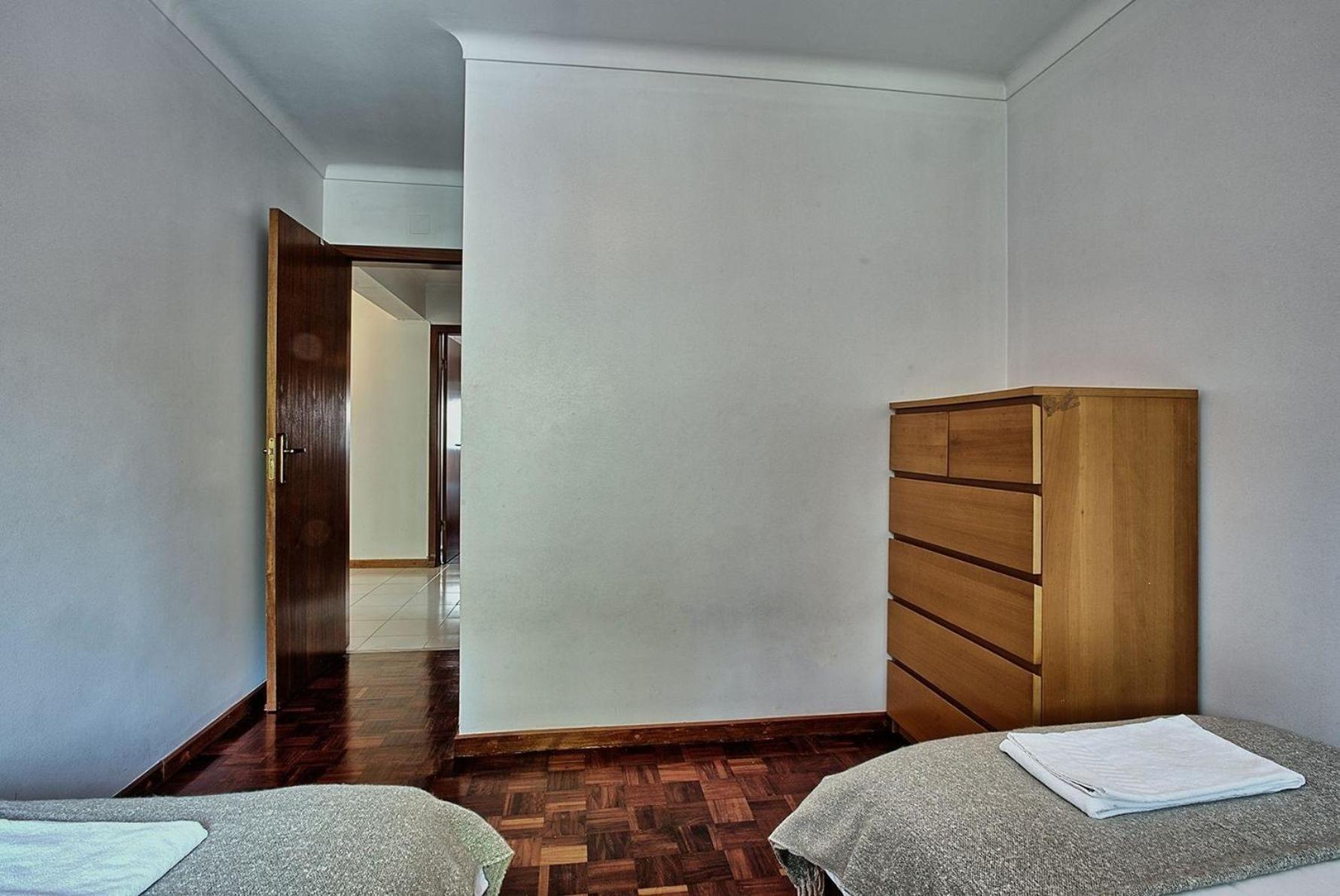 Studio Fuer 7 Personen Und 1 Kind In Moscavide, Regio De Costa De Appartement