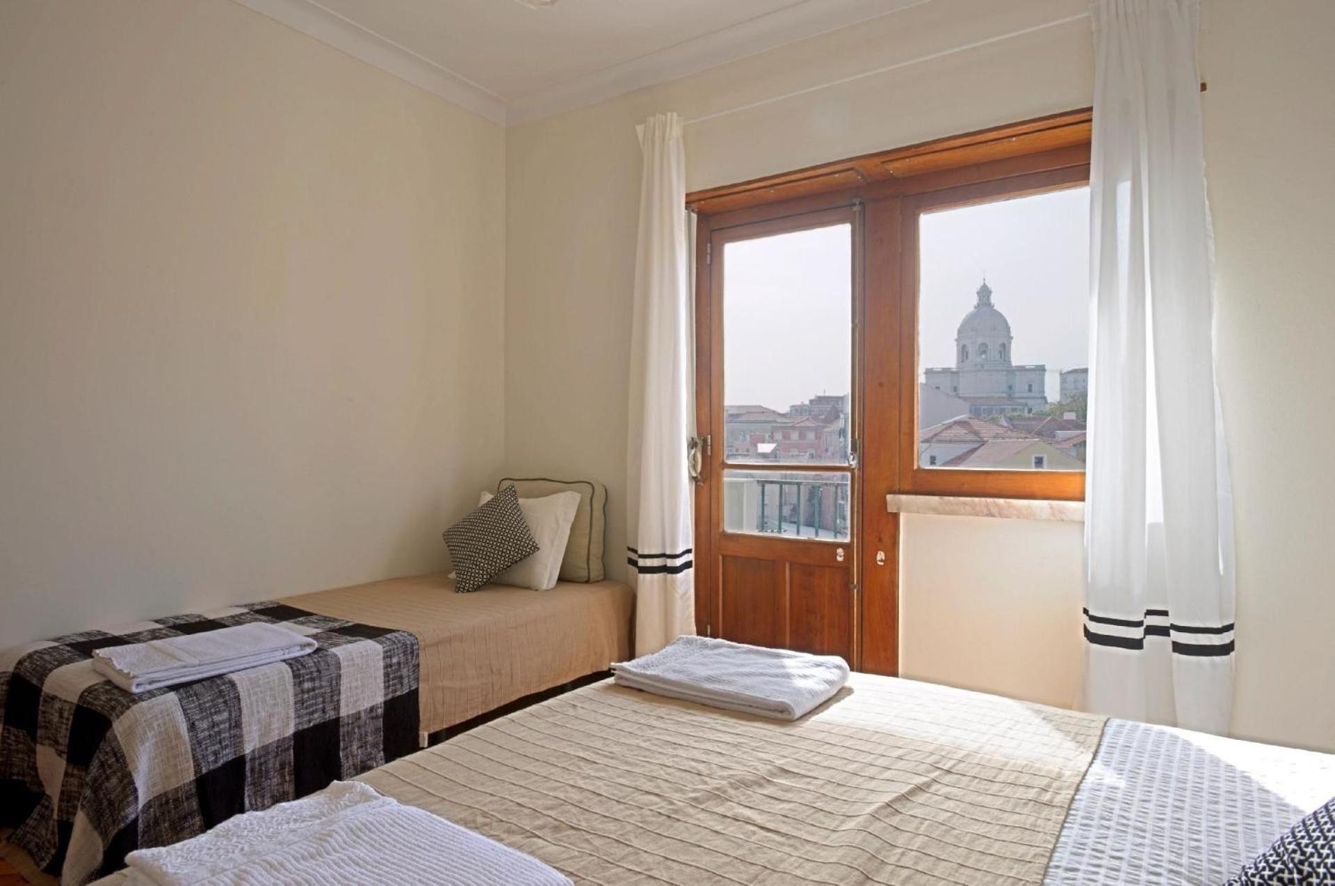 Fuer 19 Personen Und 1 Kind In Lissabon, Regio De Costa De - B58256 Appartement *