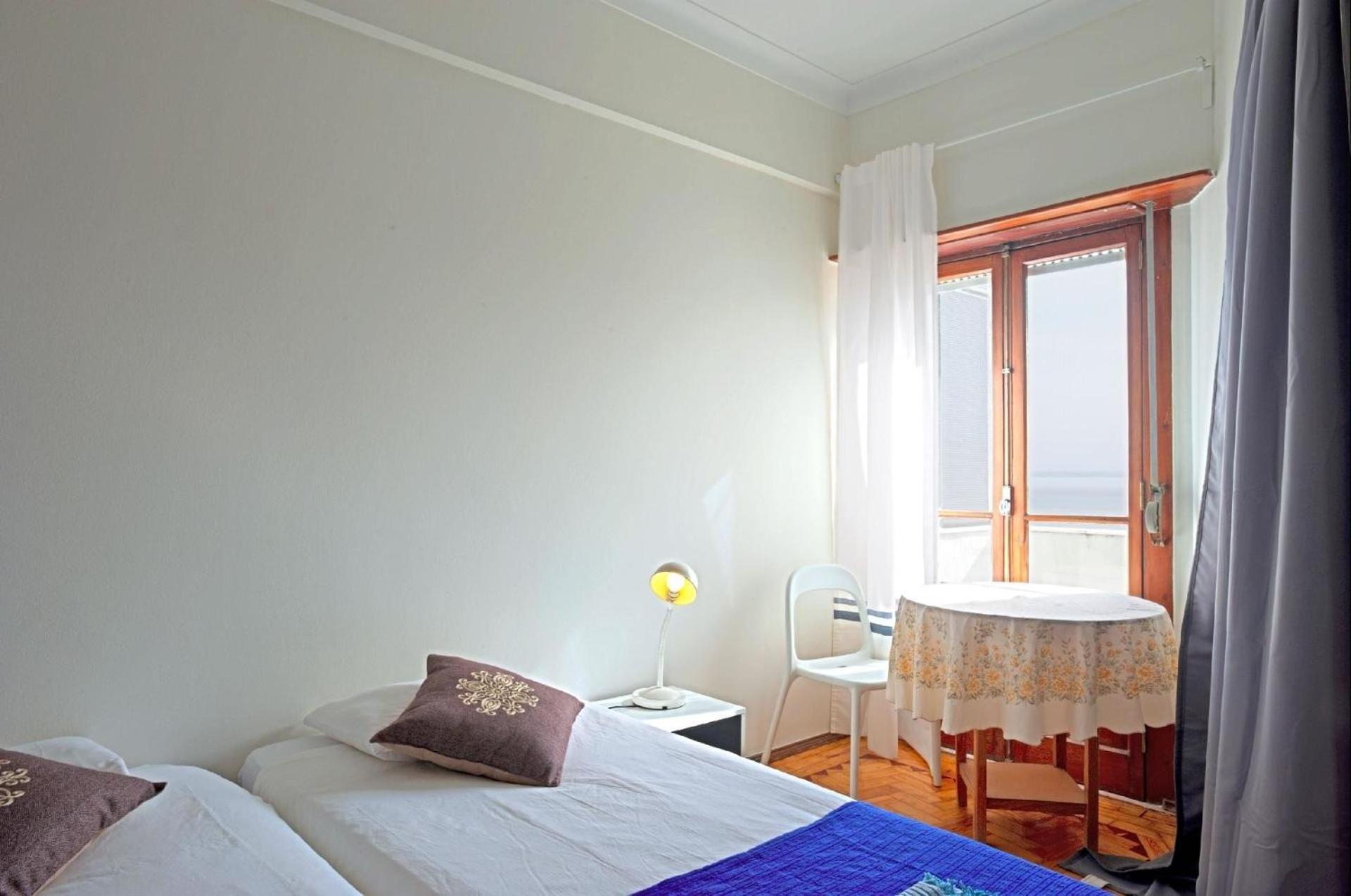 Fuer 19 Personen Und 1 Kind In Lissabon, Regio De Costa De - B58256 Appartement *