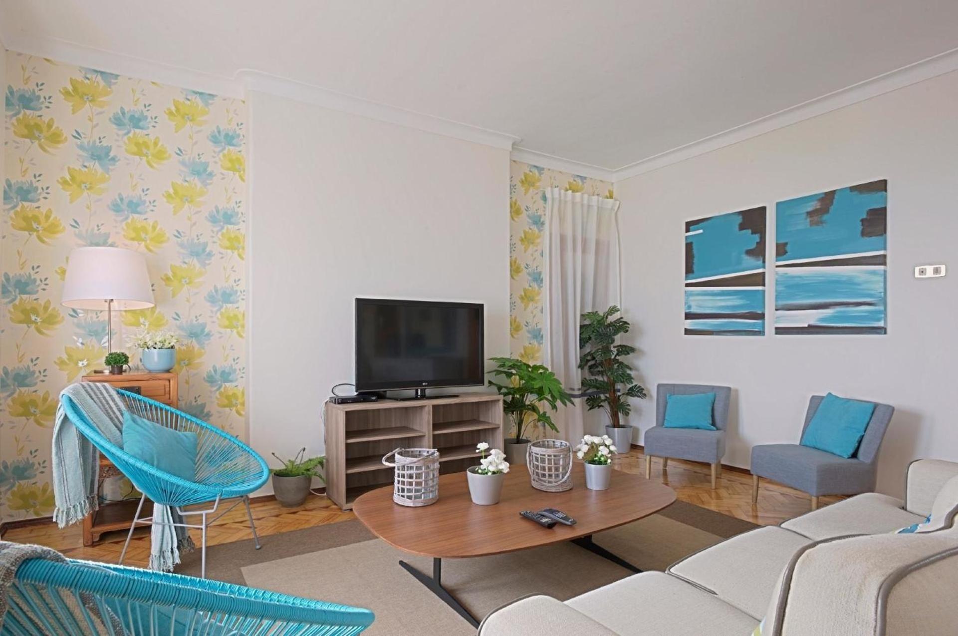 Fuer 19 Personen Und 1 Kind In Lissabon, Regio De Costa De - B58256 Appartement Lisboa