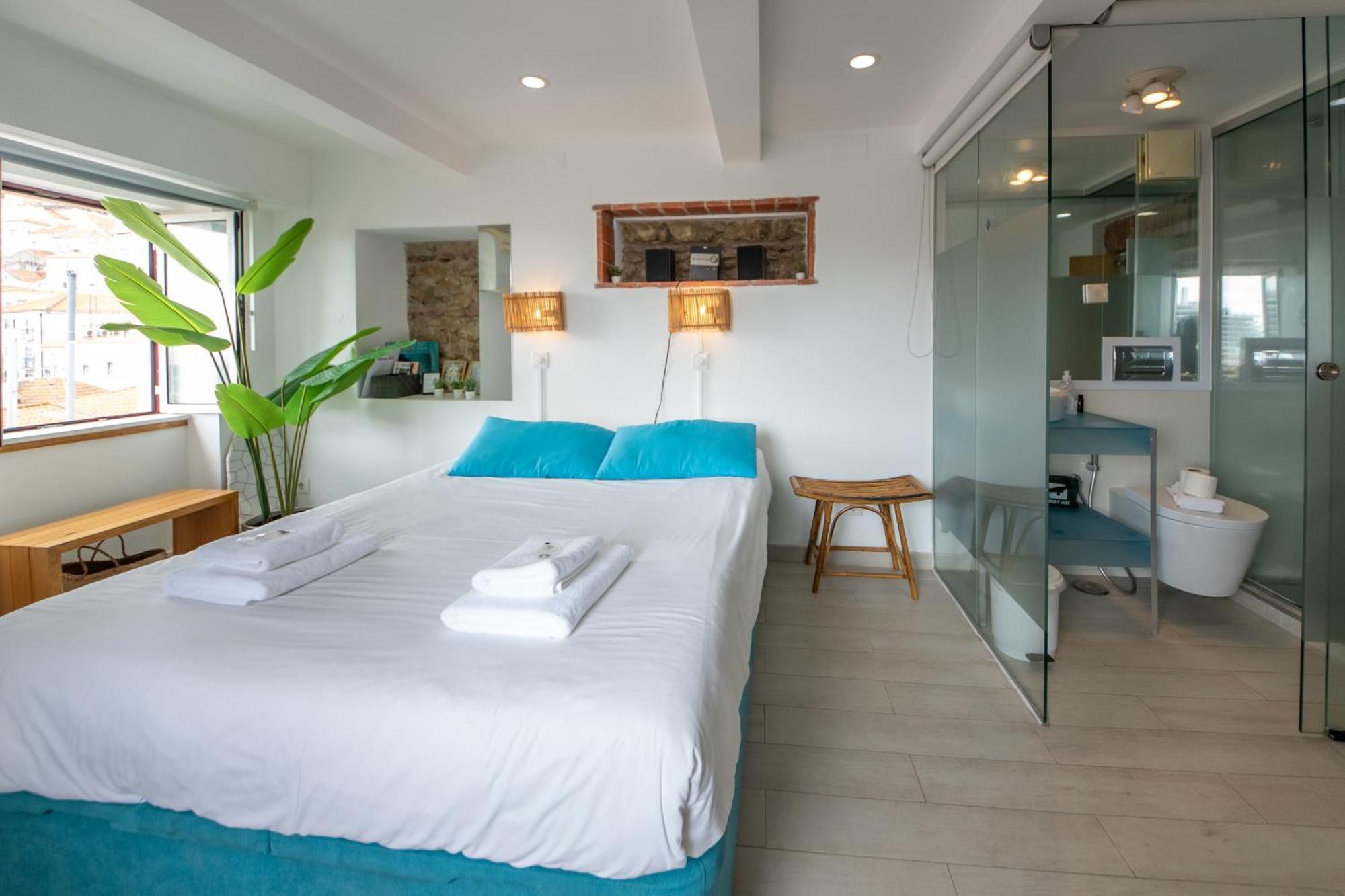Apartment Stunning River View In Historic Alfama Lissabon