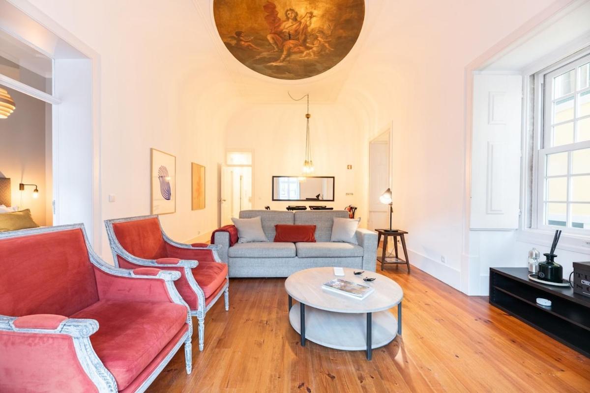 Bica Contemporary Historic 2 Bedroom Appartement