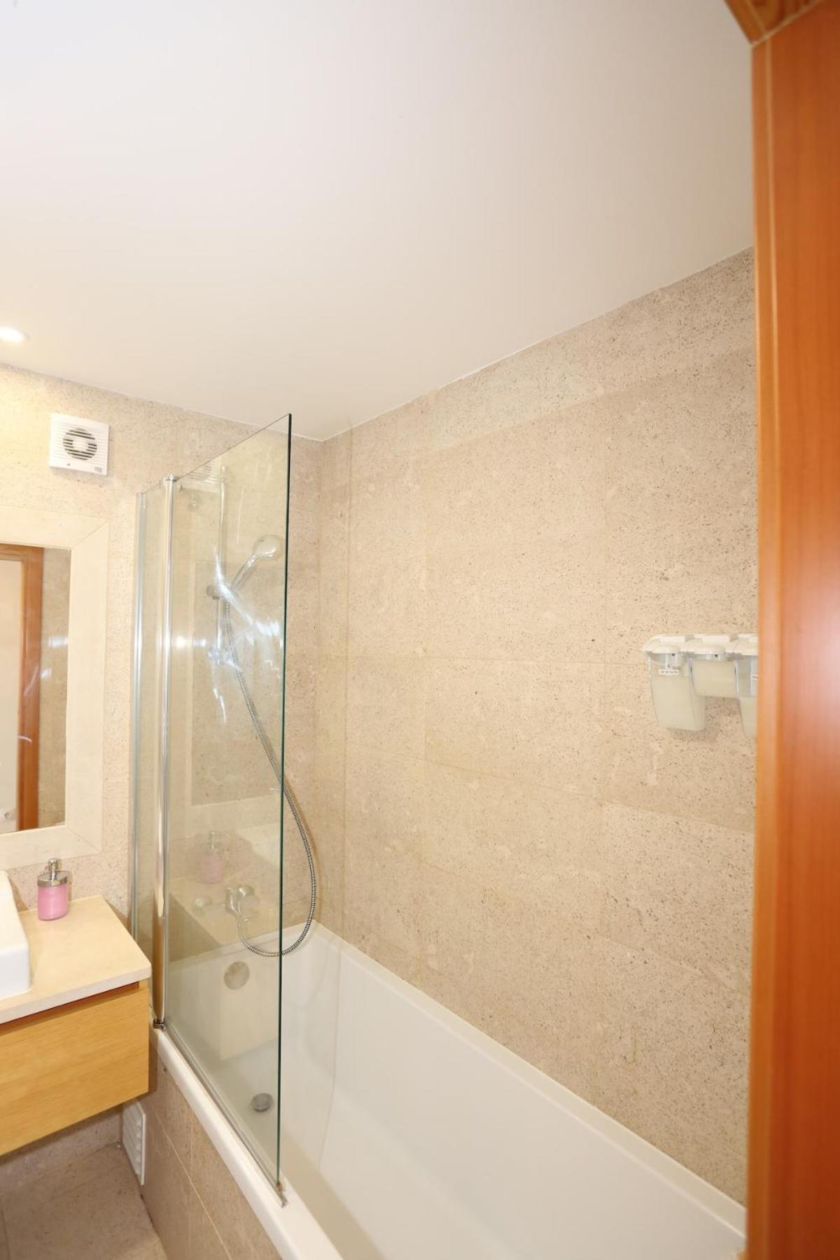 Quiet Apartment *