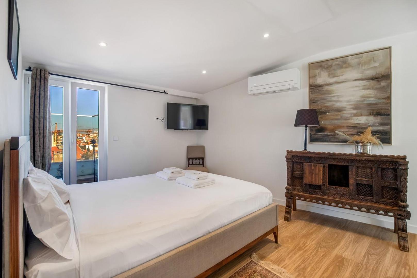Luxe Penthouse - & Taje View | By Airnest * Lisboa