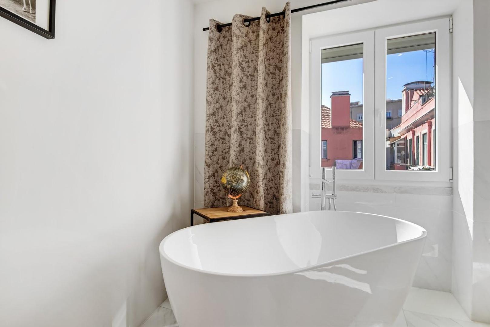 Luxe Penthouse - & Taje View | By Airnest * Lisboa