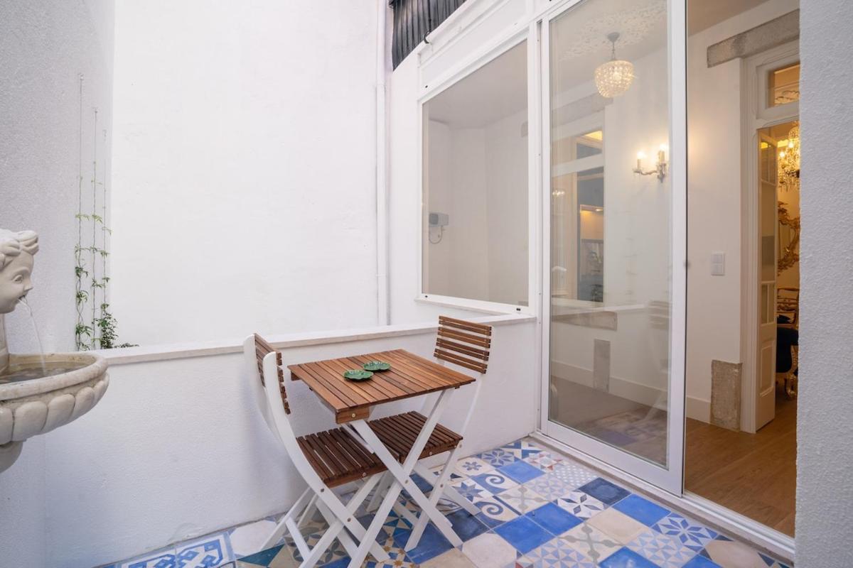 Appartement Baroque With Patio Portuguese Soul Bica Tram 4p
