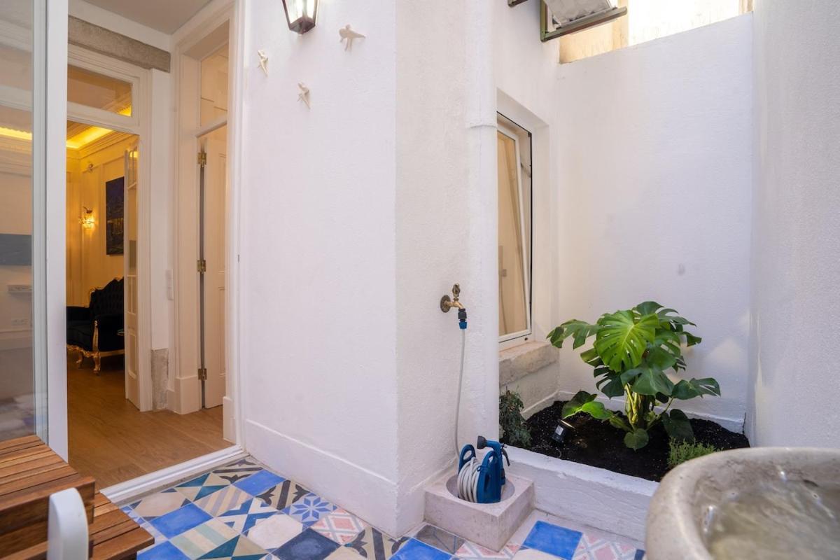 Appartement Baroque With Patio Portuguese Soul Bica Tram 4p *