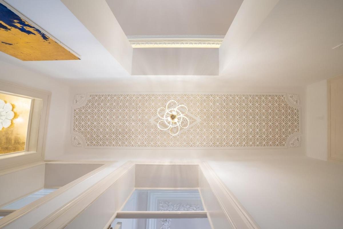 Baroque With Patio Portuguese Soul Bica Tram 4p Appartement Lisboa
