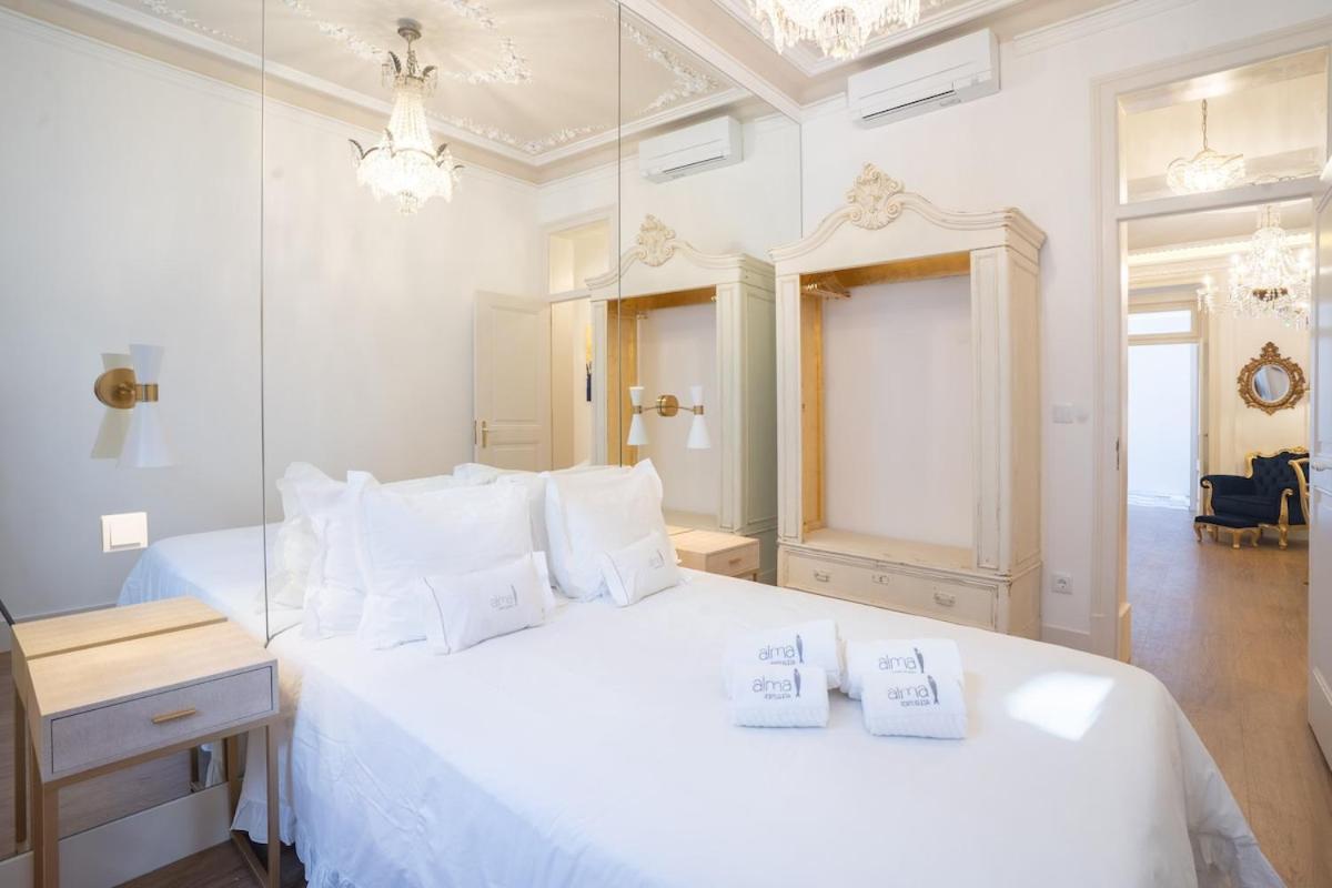 Baroque With Patio Portuguese Soul Bica Tram 4p Appartement *