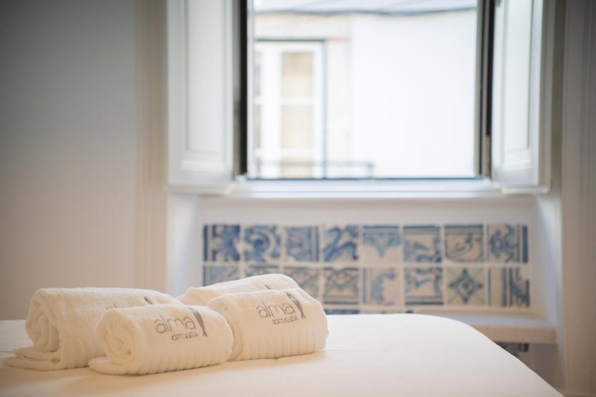 Baroque With Patio Portuguese Soul Bica Tram 4p Appartement