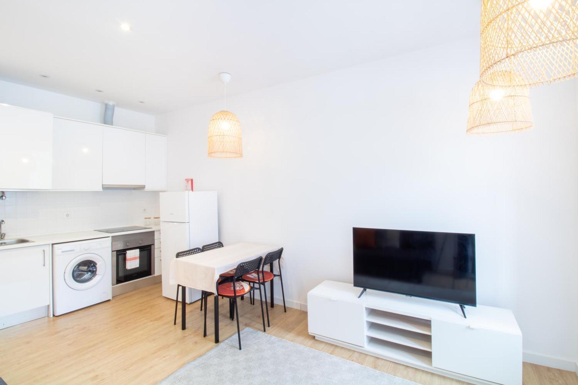 Serafina 1st Floor 2br With Swimingpool Lisboa