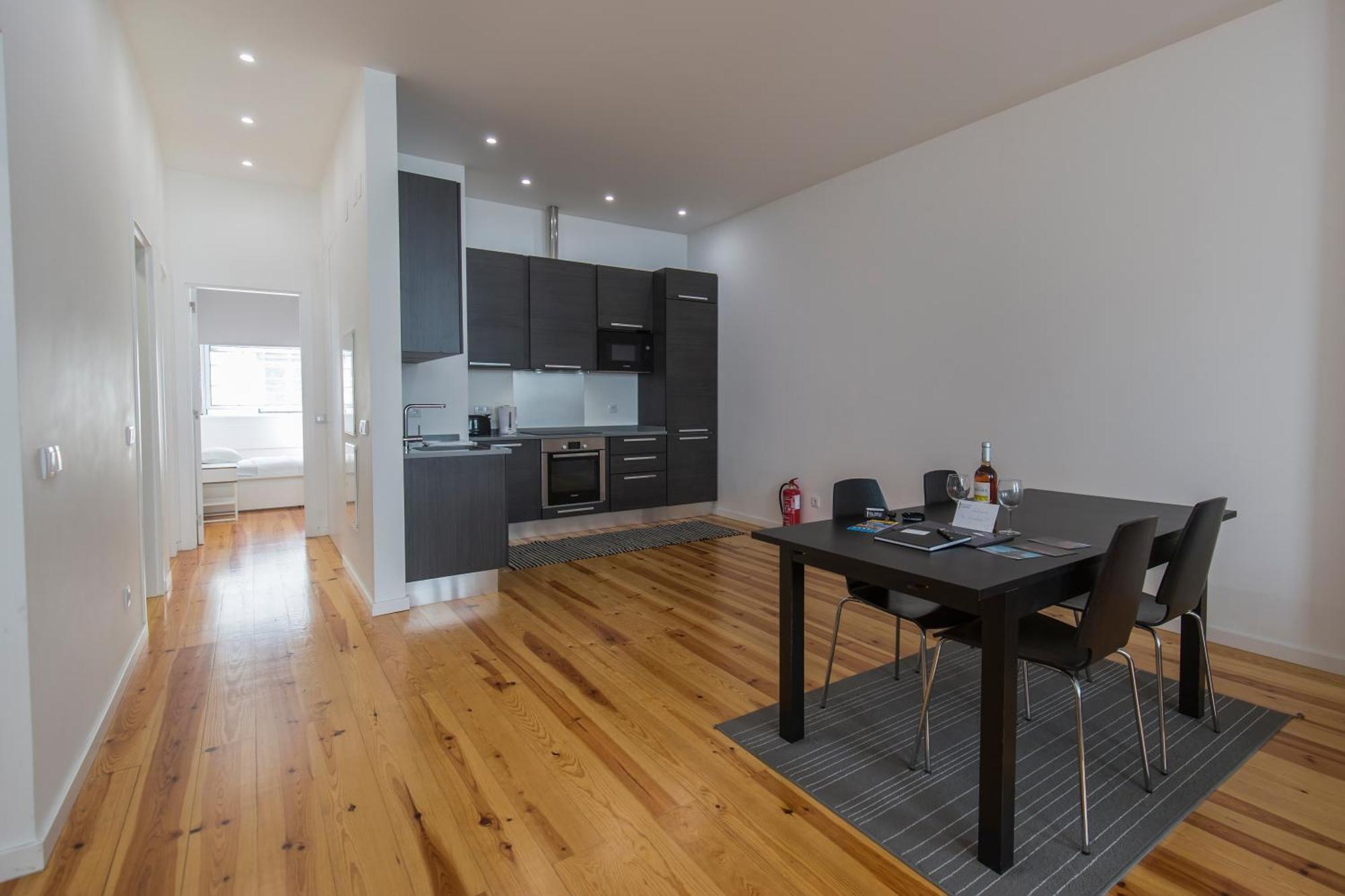 100 A - Flat By Pink St. * Lissabon