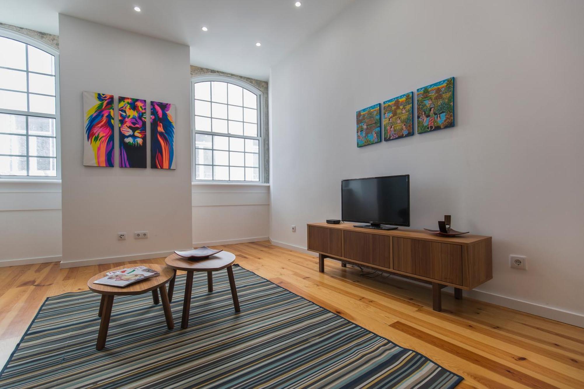 100 A - Flat By Pink St. Lissabon