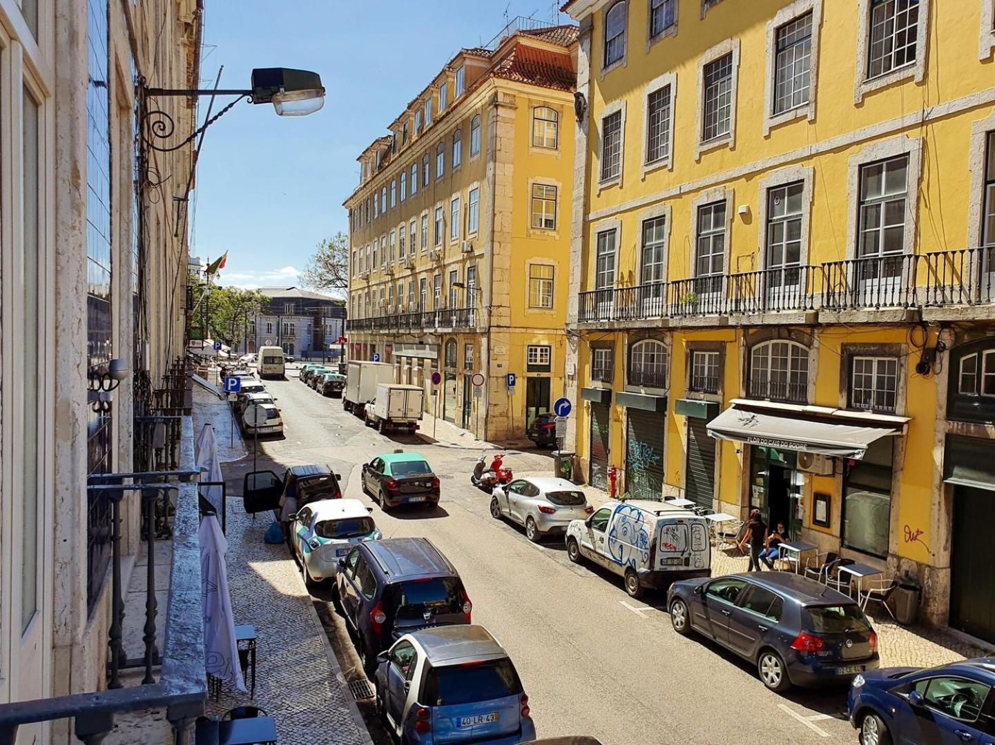 Stylish Modern In The Heart Of Cais Do Sodre Appartement Lisboa