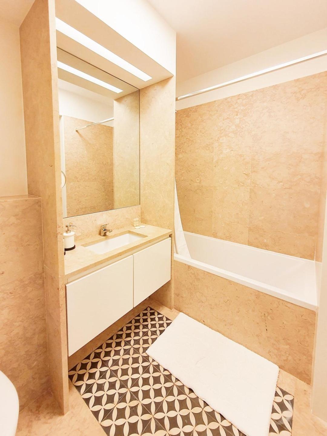 Stylish Modern In The Heart Of Cais Do Sodre Lisboa