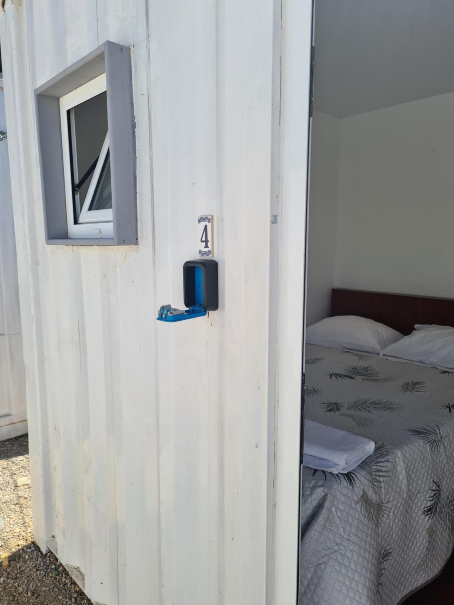 Casa Vale Ecotainer Hostel